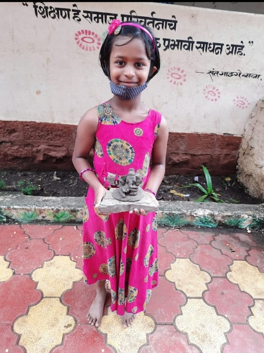 गटाशिक्षणाधिकारी आबासो लावंड, सुधा पाटील, भारत बंडगर, सुरेखा राजगे, मुख्याध्यापक नेताजी कांबळे, मारुती थोरात, सर्व शिक्षक वृंद, शाळेतील विद्यार्थी व पालक यांचे सहकार्य लाभले. 