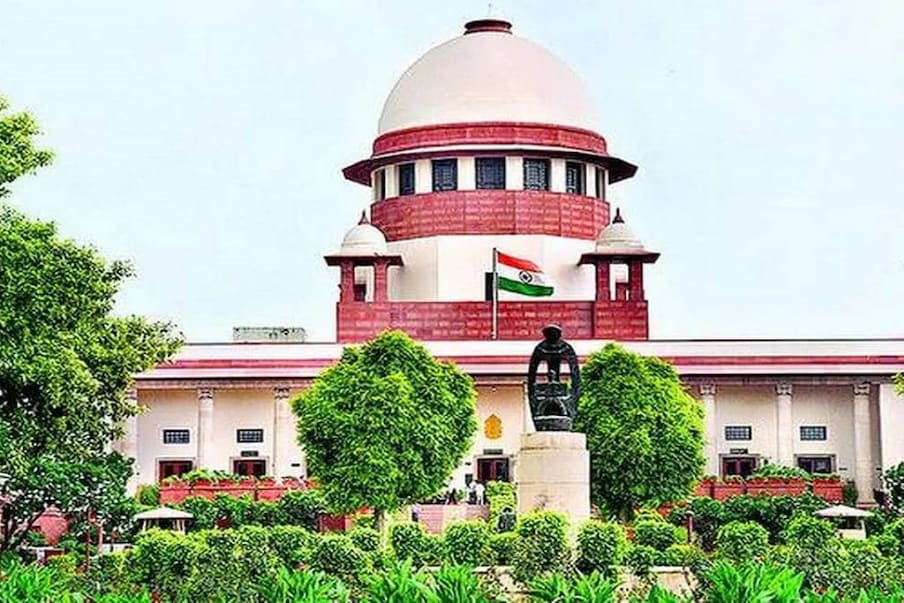 महाराष्ट्राच्या राजकीय संघर्षात सुप्रीम कोर्ट आणि सुप्रीम कोर्टाच्या वकिलांना प्रचंड महत्त्वं प्राप्त झालं आहे. सर्वोच्च न्यायालयात कोणत्याही प्रकारचे अंतिम अपील केले जाऊ शकते. सुप्रीम कोर्टात वकील होण्यासाठी व्यक्तीला कायद्याच्या विषयात रस असायला हवा, कायदेशीर भाषेचे ज्ञान असायला हवे, त्यासाठी तुम्हाला विशिष्ट वेळ हवा. कायदेशीर अनुभव असणे आवश्यक आहे. 