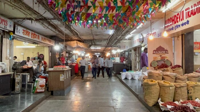 'हे आशिया खंडातील सर्वात मोठं मार्केट आहे. यामधील मसाला मार्केटला यंदा 32 वर्ष पूर्ण झाली आहेत