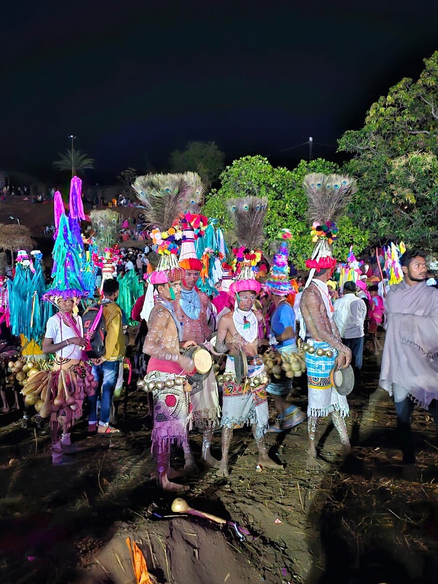 ,[object Object], जिल्ह्यातल्या सातपुडामध्ये साजरी होणारी काठीची राजवाडी होळी मोठ्या थाटात संपन्न झाली.