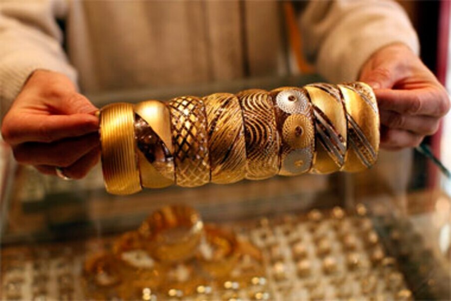 आज 1 ग्रॅम 24 कॅरेट सोन्याचा दर 5957 तर 22 कॅरेट सोन्याची किंमत 5461 इतकी आहे.
