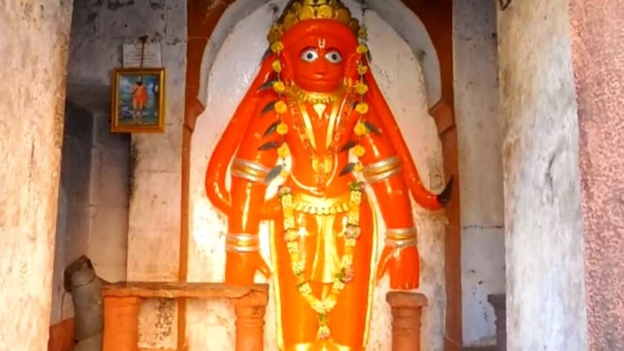 बहे बोरगावचा मारुती - सांगलीतील बहे गावात पुढचा मारुती आहे. कधीकाळी इथे राममंदिर आणि त्याच्या पुढ्यात शिवलिंग होते. याच राममंदिराच्या पाठीमागे मारुतीची स्थापना केलेली आहे.