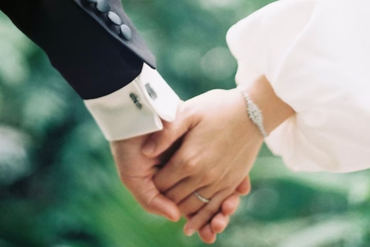 लग्नात दारू न ठेवल्यानं जोडप्यावर नातेवाईक नाराज