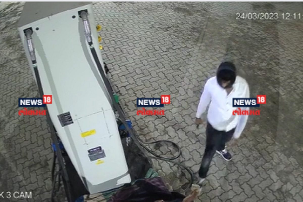 जळगाव हादरलं! बंदुकीचा धाक दाखवून पेट्रोल पंपावर दरोडा, CCTV VIDEO आला समोर