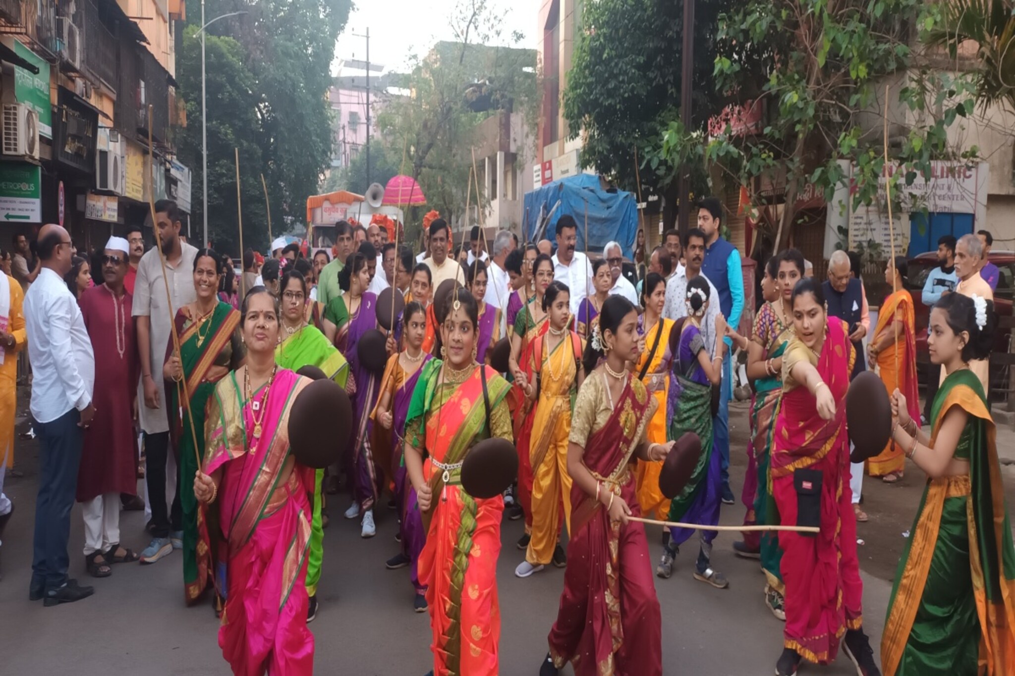 बाईकर्सची धूम, रणरागिणींचा थाट.. डोंबिवलीच्या शोभायात्रेत पाहा काय होतं खास!