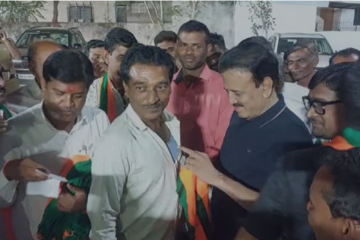 राष्ट्रवादीच्या शेकडो कार्यकर्त्यांचा भाजपमध्ये प्रवेश