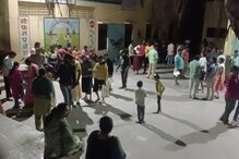 मनपाची शाळा लयभारी! मुलांच्या प्रवेशासाठी कोल्हापुरात पालकांची रात्रभर रांग मनपाची शाळा लयभारी! मुलांच्या प्रवेशासाठी कोल्हापुरात पालकांची रात्रभर रांग