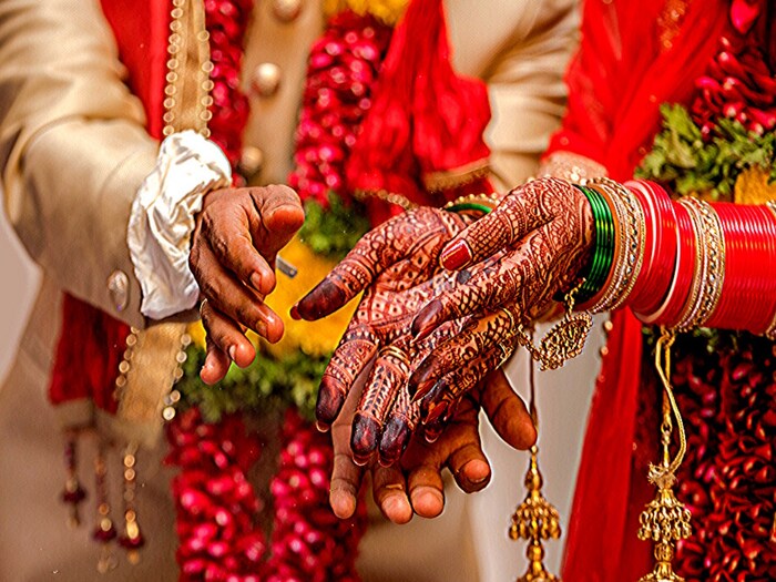 एखाद्या अनुसूचित जातीचा मुलगा किंवा मुलगी जो उच्च जातीच्या मुला किंवा मुलीशी विवाह करतो त्याला या योजनेचा लाभ दिला जाईल. 