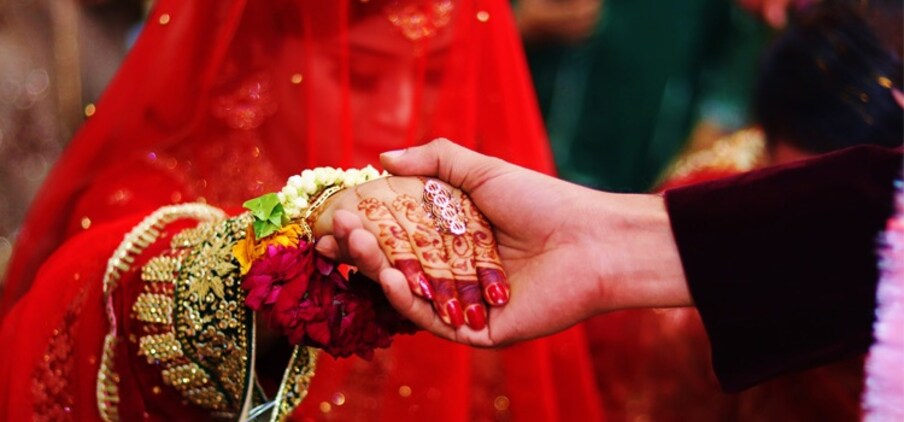 योजनेंतर्गत 8 वर्षांसाठी 5 लाख रुपयांची मुदत ठेव ठेवण्यात आली आहे. उर्वरित पाच लाख रुपये जॉईंट बँक खात्यात जमा केले जातील.