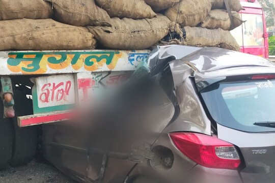 मुंबई-पुणे एक्स्प्रेस वे वर भीषण अपघात  