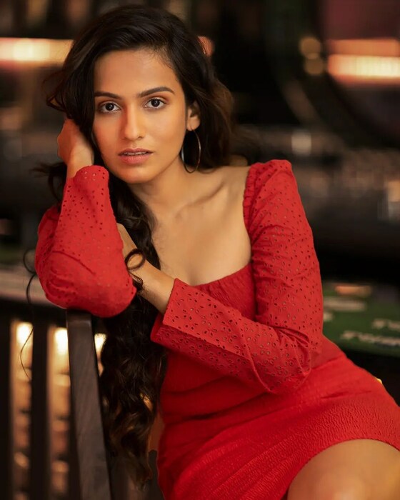 शिवानी बावकरने लागीर झालं.. नंतर अनेक मालिका केल्या आहेत. अभिनेत्रीचा मोठा चाहतावर्ग आहे. 