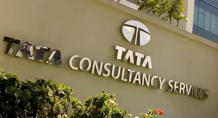 टाटा समूहाच्या एकूण नफ्यातील सुमारे 60 टक्के हिस्सा TCS मधून येतो.