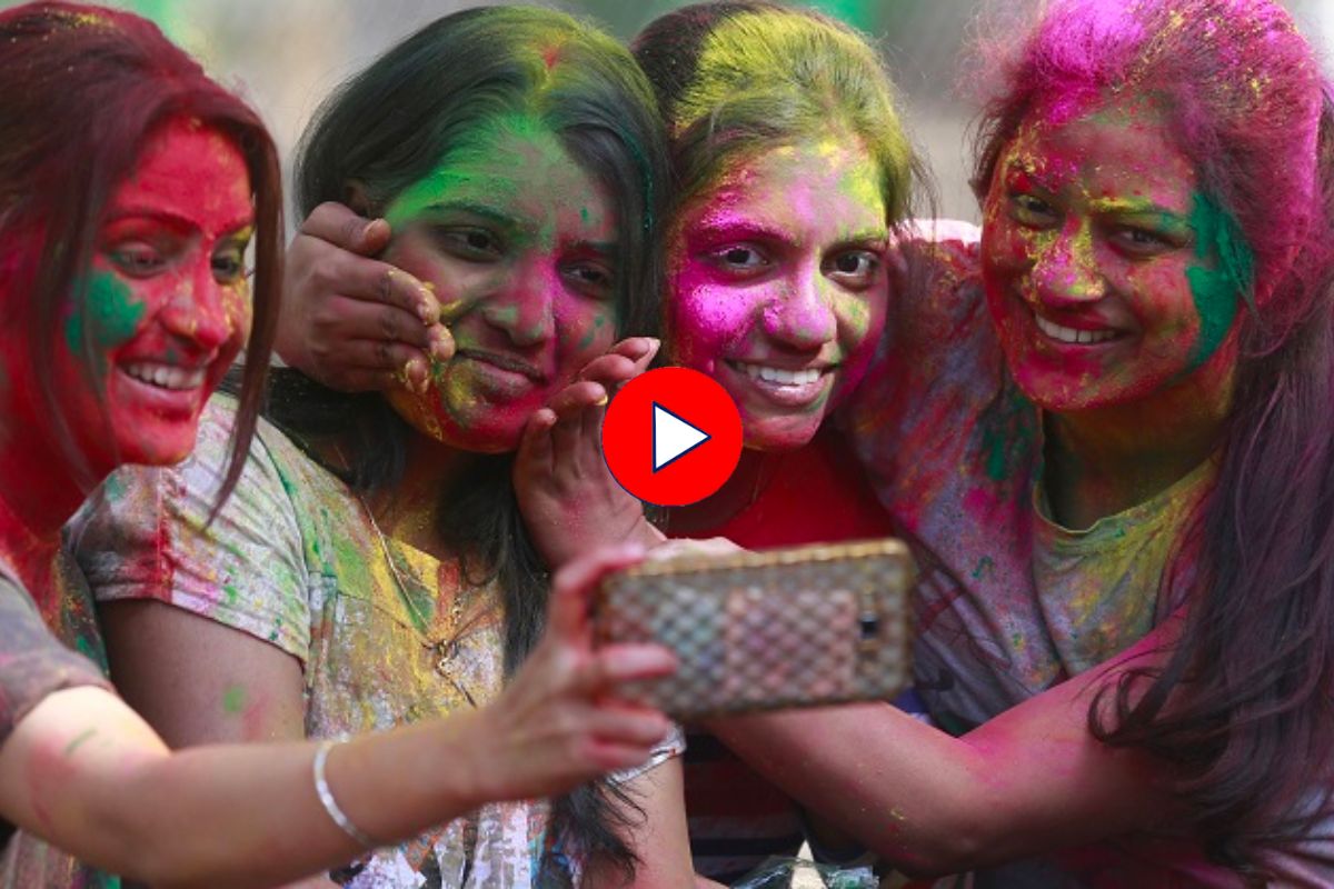 रंगपंचमी खेळताना डोळ्यात रंग गेले तर सर्वात आधी ‘हा’ करा उपाय, पाहा Video