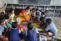 Learn With Fun: सांगलीतील शाळेनं राबवला भन्नाट उपक्रम, पाहा Phtotos