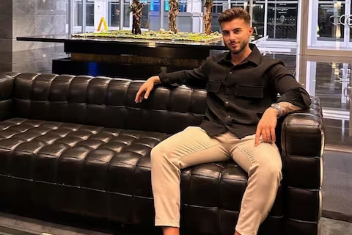 मुलगा आहे कोट्यधीश; पण पालकांना कल्पनाच नाही, या भीतीमुळे लपवतोय सत्य