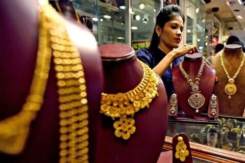 गुढी पाडव्याच्या मुहूर्तावर सोन्याची खरेदी केली जाते. नागपूरमध्ये सोनं खरेदी करणाऱ्यांसाठी काहीशी दिलासादायक बातमी आहे.