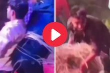 नाचतायेत की हाणामारी करतायेत; वऱ्हाड्यांचा Dance Videoपाहून तुम्हीही असंच म्हणाल नाचतायेत की हाणामारी करतायेत; वऱ्हाड्यांचा Dance Videoपाहून तुम्हीही असंच म्हणाल