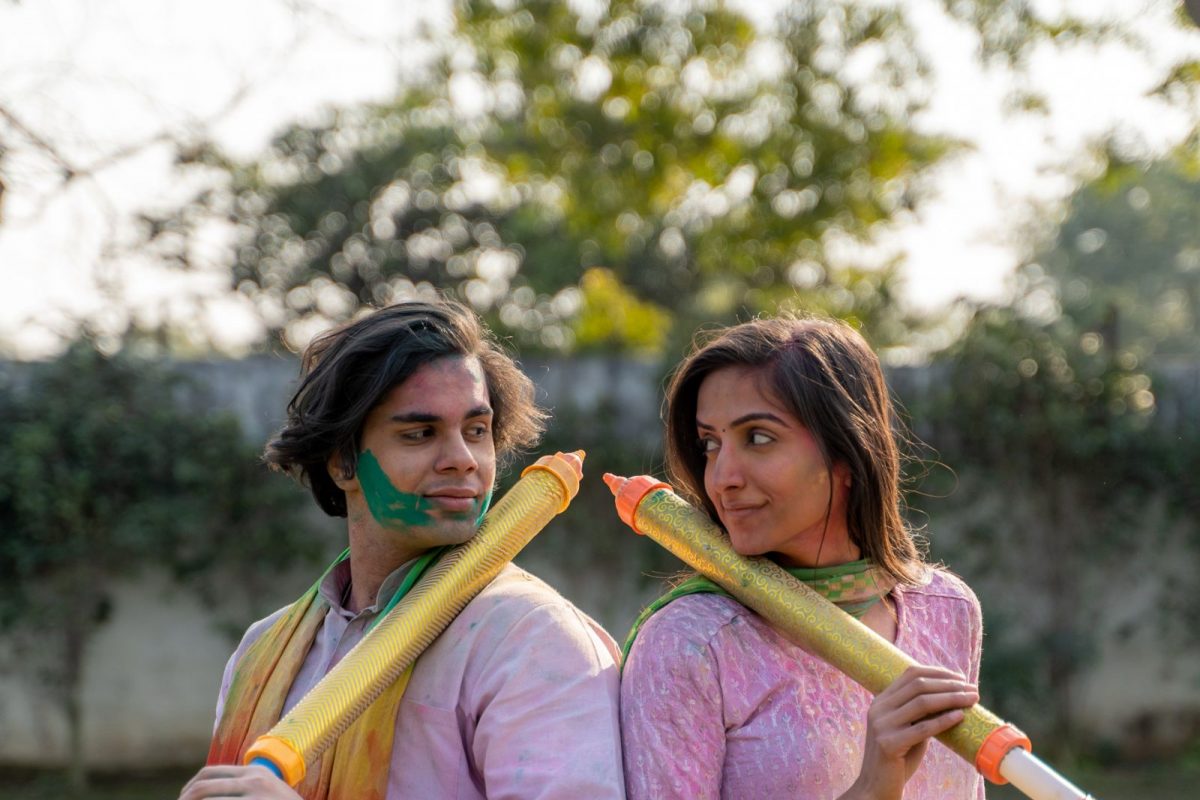 कोणत्या रंगाचे कपडे परिधान करावेत?