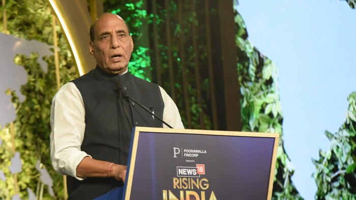 संरक्षण मंत्री राजनाथ सिंह म्हणाले की, जीएसटी आणि आयकर संकलनात झालेली वाढ काही वर्षांपूर्वीपर्यंत कल्पना न करण्यासारखी होती. 