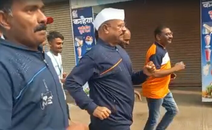 बदलत्या जीवनशैलीत नागरिकांचे आरोग्य आबादीत रहावे यासाठी मिलेट दौडच्या माध्यमातून पौष्टिक तृणधान्येचे आहारातील महत्व व फायदे बाबत जनजागृती करण्यात आली. या दौड मध्ये कृषिमंत्री अब्दुल सत्तार देखील सहभागी झाले होते.