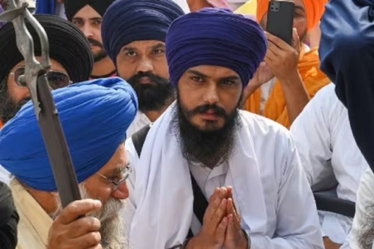 बहुरुपी बनून अमृतपाल देतोय पोलिसांना चकवा, आता साधूच्या वेषात पळाला