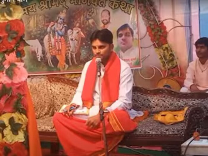 मिळालेल्या माहितीनुसार, रामगडच्या जुनापानी गावात जंगल आहे. येथे एक व्यासपीठ आहे. हे व्यासपीठ छगसजी महाराजांचे 70 वर्षे जुने व्यासपीठ असल्याचे सांगितले जाते. या व्यासपीठावर दोन मोठी वटवृक्ष आहेत. वेळ आल्यावर गावकऱ्यांनी येथे बाल हनुमान, शिवजी आणि राधे-कृष्ण मंदिरे बांधली.