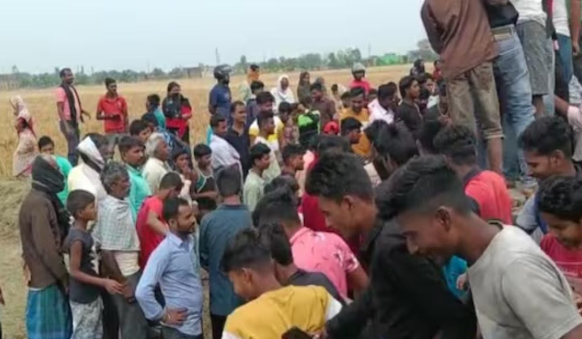 पुलाखालून येत होती दुर्गंधी, एक पोतं सापडलं आणि सगळेच हादरले