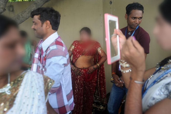 बुधवार पेठ, पुणे : पुण्याची बुधवार पेठ देशातल्या सगळ्यात बदनाम रेड लाईट एरियामधली एक आहे. बुधवार पेठेत मोठ्या संख्येवर नेपाळी महिला देह व्यापारात संलिप्‍त आहेत.