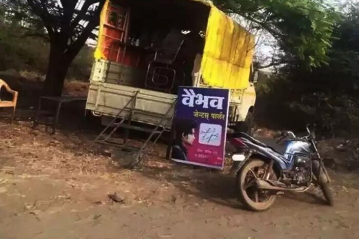 जेंट्स पार्लर, तेही ट्रकमध्ये, ''सही है''