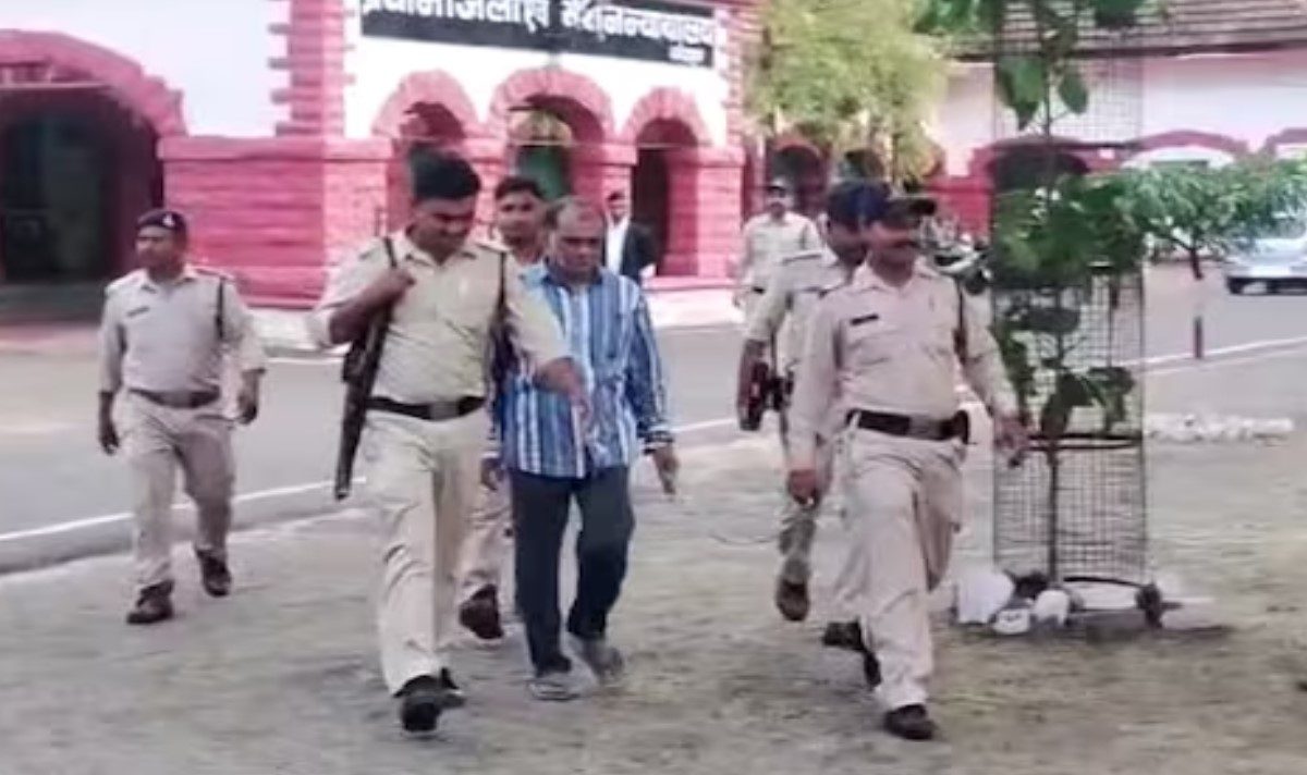 Doctor Murder Driver : क्रुरतेचा कळस! डॉक्टरने थेट ड्रायव्हरचे करवतीने 70 तुकडे केले, कारणही भयानक