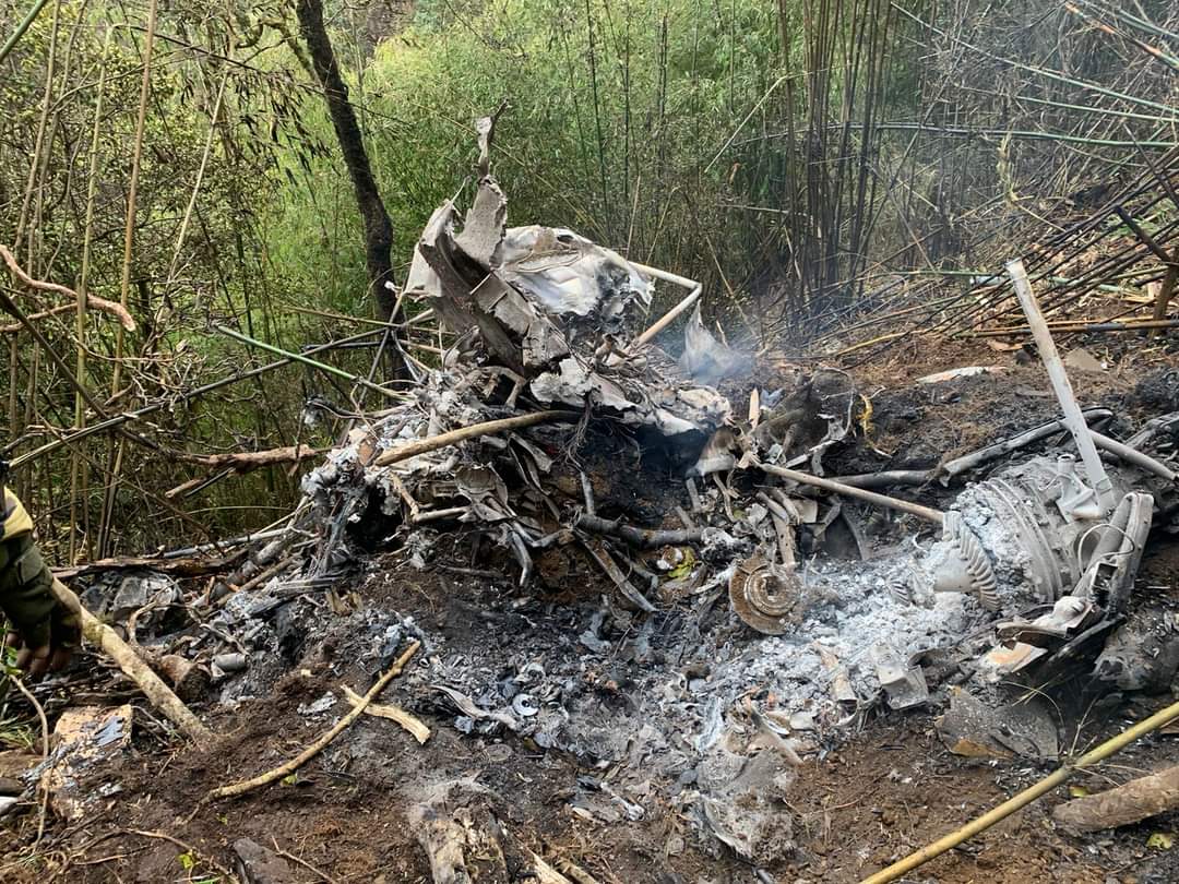 सकाळी सव्वा नऊच्या सुमारास हेलिकॉप्टरने अरुणाचल प्रदेशातील बोमडिला इथून उड्डाण केले होते. यानंतर काही वेळातच हेलिकॉप्टरचा एटीसीशी असलेला संपर्क तुटला होता. 