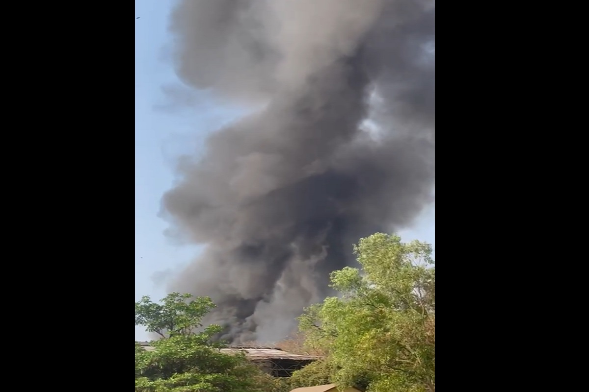 मुंबईतील गोरेगाव फिल्मसिटीत अग्नितांडव