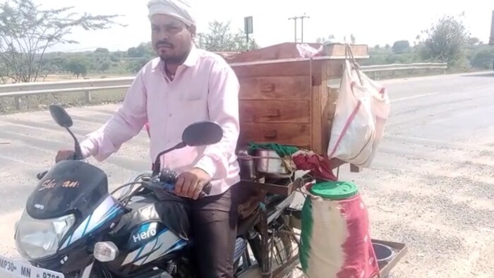 या संकल्पनेतून बाईकवर दुकान तयार केले. आता विक्री खूप वाढली आहे. दररोज सुमारे दोन हजार रुपयांची विक्री होते. गावातील लोक पाणीपुरीसाठी माझ्या बाईकची वाट पाहत असतात असे सुनील यांनी सांगितलं.