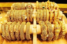 Gold-Silver Rate Today in Nashik : पाडव्यापूर्वी सोन्यानं गाठला उच्चांक, नाशिककरांचा खिसा होणार चांगलाच रिकामा!