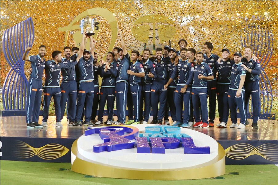 2022 मध्ये आयपीएलमध्ये पदार्पण करणाऱ्या गुजरात जाएंट्स संघाने विजेतेपदाच्या ट्रॉफीवर आपले नाव कोरले.
