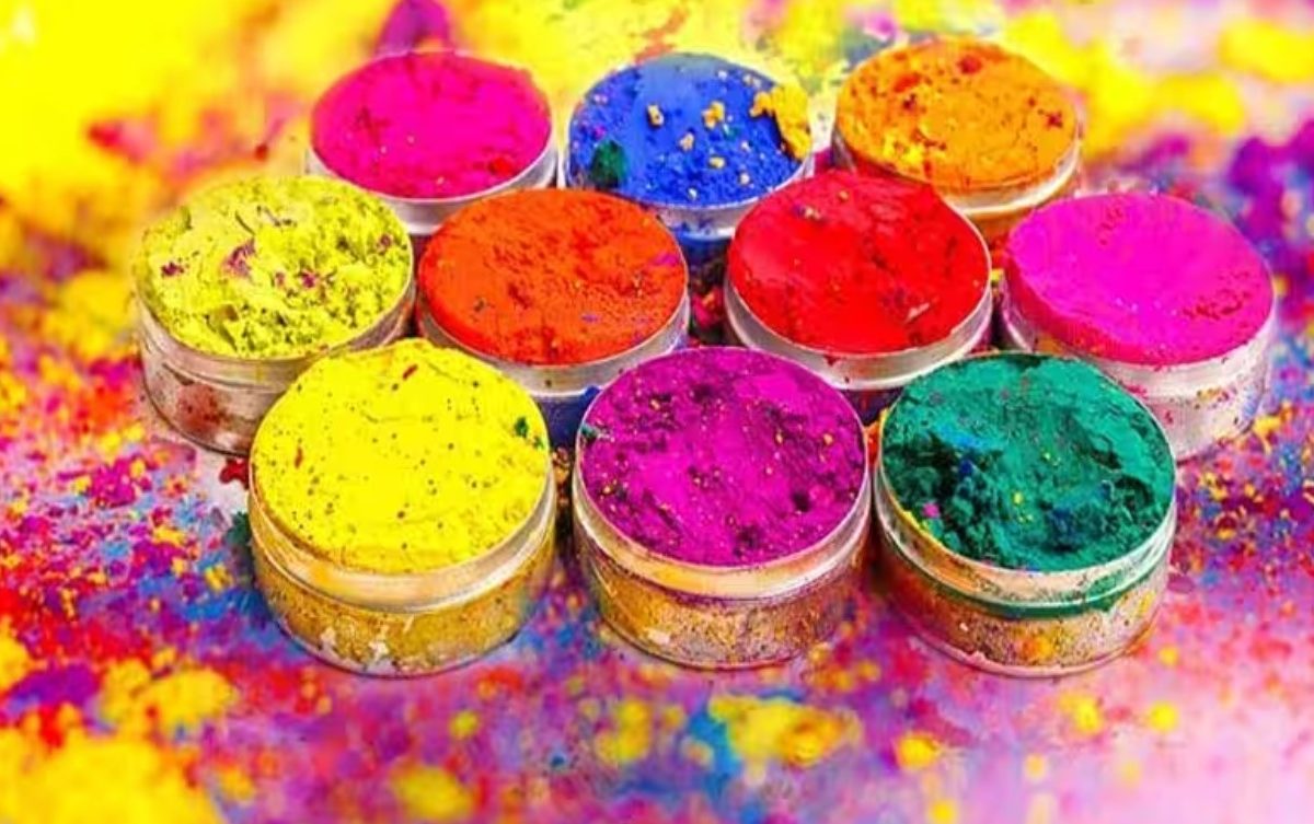 'या' दिवशी देवही उधळतात रंग, काय आहे नेमकी आख्यायिका?