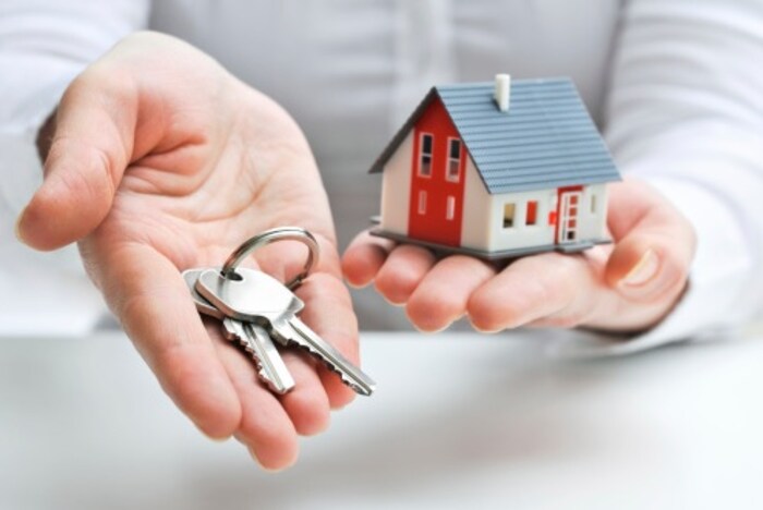 सानपाड इथे 1 BHK साधारण 17 लाख तर घणसोली परिसरात 2 BHK 24 लाखांपर्यंत जातो. तुम्ही म्हाडाच्या वेबसाईटवर जाऊन अर्ज करू शकता. 