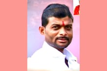 मित्राने मोबाईल हिसकावला, पण परत न केल्याने घडलं भयानक कांड; शहर हादरलं मित्राने मोबाईल हिसकावला, पण परत न केल्याने घडलं भयानक कांड; शहर हादरलं