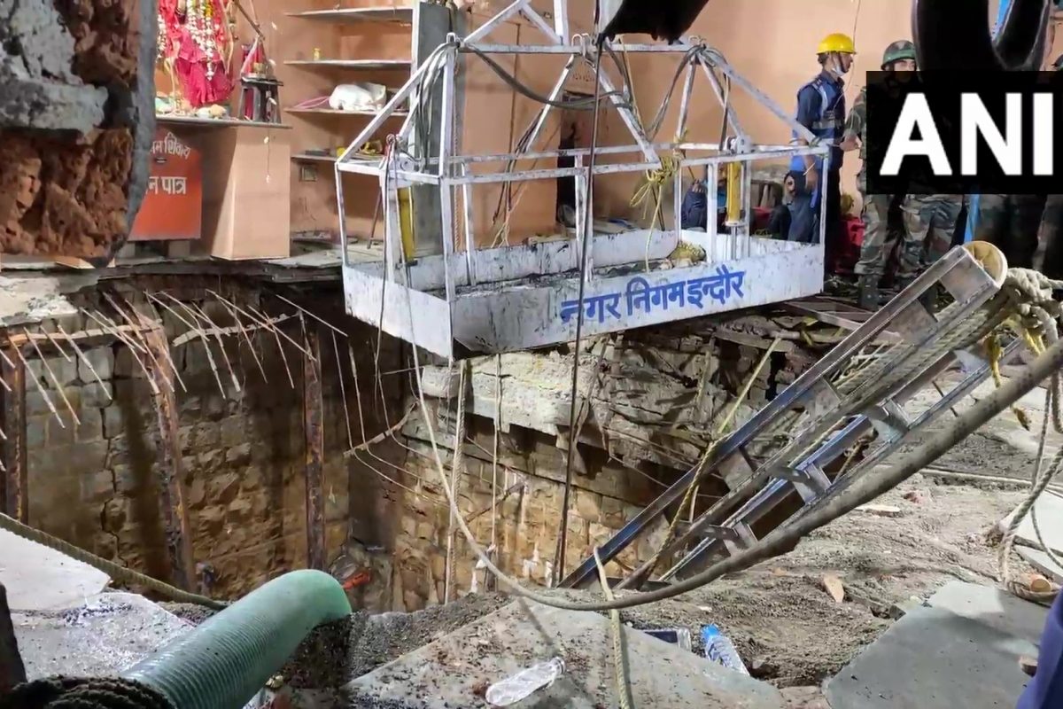 इंदूरमध्ये मृत्यूचं तांडव! विहीर कोसळून देवाच्या दारात 35 जणांनी गमावला जीव