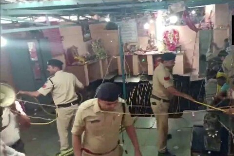 MP Indore accident : देशभरात रामनवमीचा उत्सव साजरा केला जात असताना धक्कादायक घटना समोर आली आहे. 