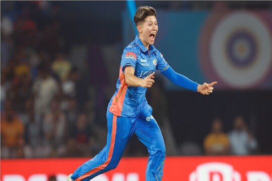 मुंबईच्या इस्सी वॉंगने केली कमाल! WPL 2023 मध्ये घेतली पहिली हॅट्रिक 