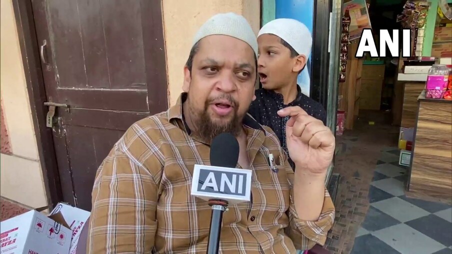 रमजानमुळे खजुरांच्या मागणीत वाढ झाली आहे. ही छायाचित्रे हैदराबादमधील खजुराच्या दुकानातील आहेत.
