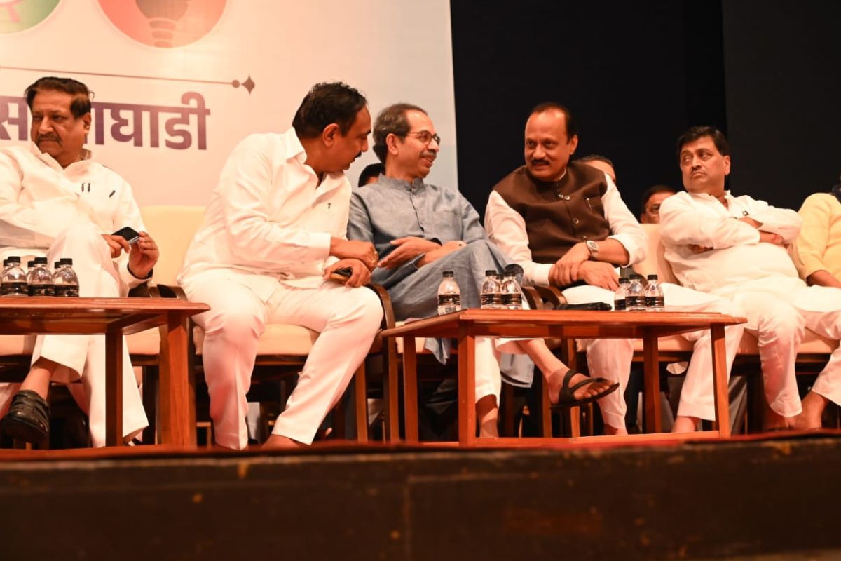 अजितदादांची महाविकासआघाडीच्या कार्यकर्त्यांना ऑफर