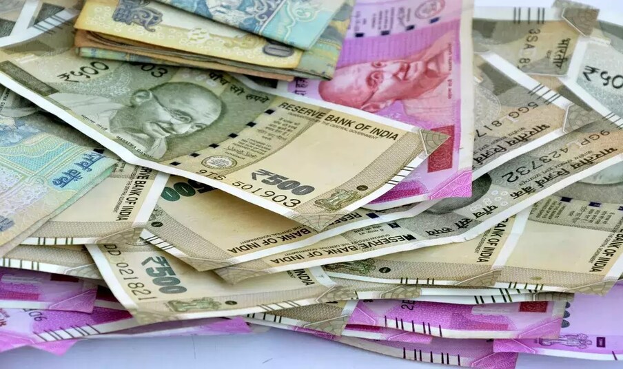  एखाद्या व्यक्तीला पैसे काढायचे असतील तर त्यांना मॅच्योरिटी टाइमपूर्वी पैसे काढल्यास सेविंग खात्यावर मिळणारे व्याजदरच मिळेल. मात्र जर कुणी त्यांच्या ठरलेल्या मॅच्योरिटी टाइमवर पैसे काढले तर त्यांना टाइम डिपॉझिटअंतर्गत निर्धारित व्याजाचा लाभ मिळेल. ,[object Object]