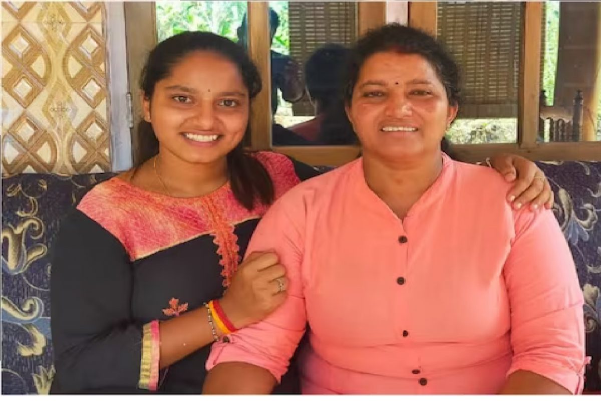 सर्पदंश झालेल्या आईला वाचवण्यासाठी लेकीची धडपड; फिल्ममध्ये पाहिलं तसं सापाचं विष तोंडाने काढलं, शेवटी...