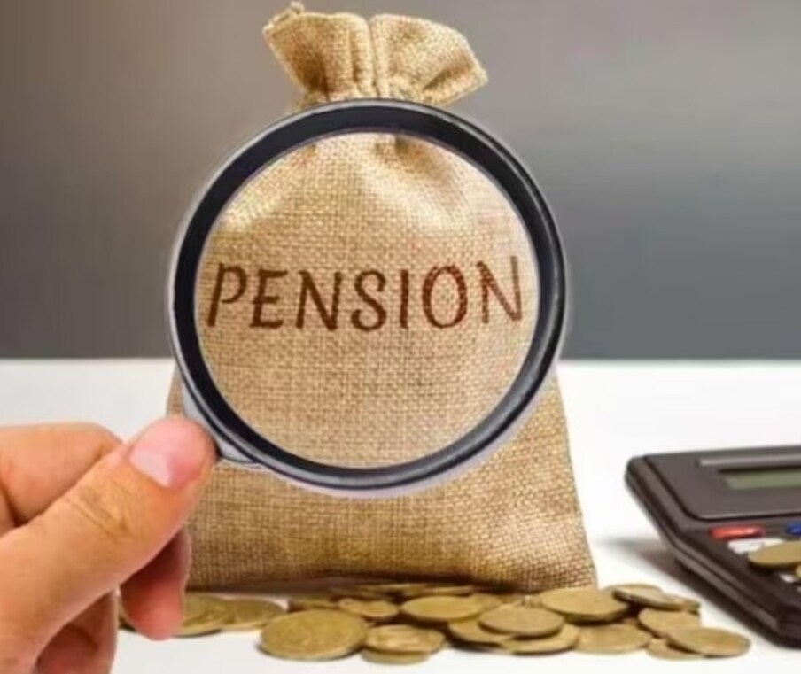 जर तुम्ही कर्मचारी पेन्शन योजनेचे (EPS) सदस्य किमान 10 वर्षे असाल आणि EPS अंतर्गत तुमच्या जॉइनिंग तिथीच्या आधारावर तुमचे वय 50 किंवा 58 वर्षे पूर्ण झाले असेल, तर तुम्ही उच्च पेन्शनसाठी पात्र होऊ शकता.