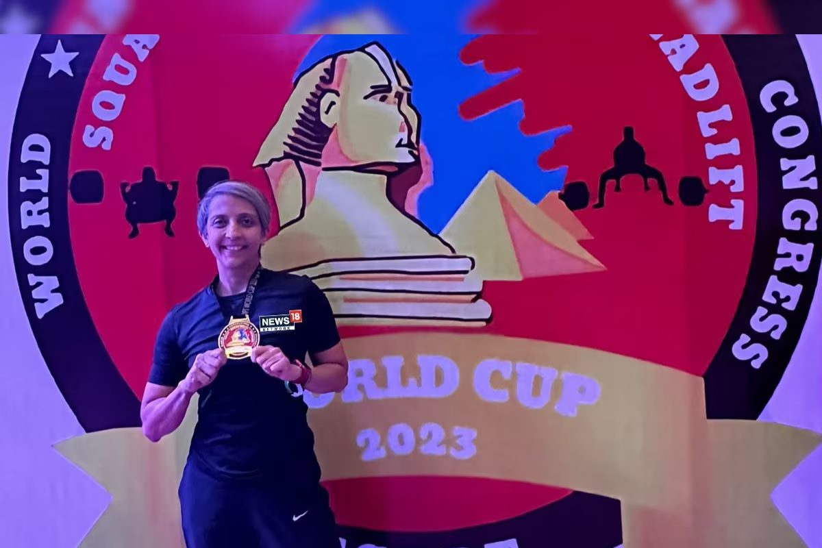 वयाच्या ४२ व्या वर्षी इजिप्तमधील पॉवरलिफ्टिंग स्पर्धेत मिळवलं सुवर्णपदक