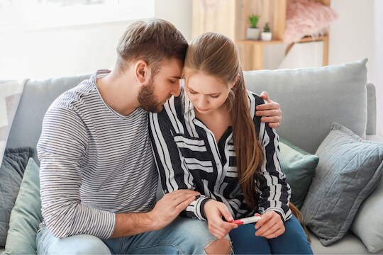एंडोमेट्रिओसिसमुळे येतेय आई होण्यात अडचण? डॉक्टरांनी सांगितले योग्य उपाय