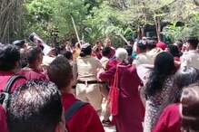 Osho Ashram Pune : पुण्यात ओशो आश्रमामध्ये तुफान राडा, पोलिसांनी तरुणाला कपडे फाटेपर्यंत बेदम चोपले, LIVE VIDEO