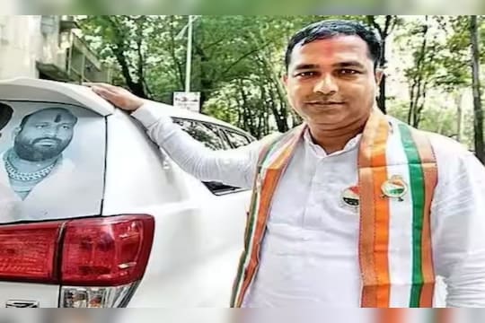 पुण्यातील राष्ट्रवादी काँग्रेसच्या नगरसेवकाविरोधात गुन्हा दाखल, मारहाण प्रकरण भोवलं